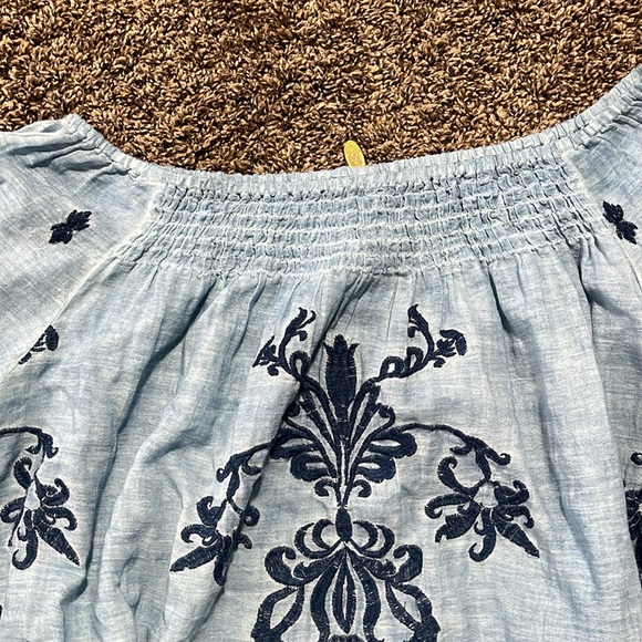 Boutique size medium top - Picture 3 of 5